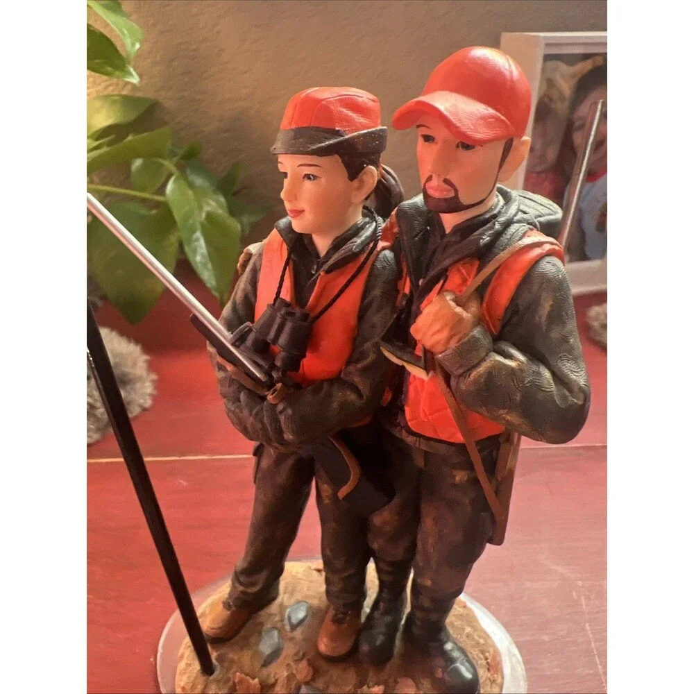 Hunting Couple Cake Topper - Wedding/Anniversary - GSI Outside Inside 6 Flags